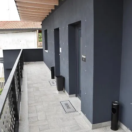 Vakantiehuis Black & White Cairate